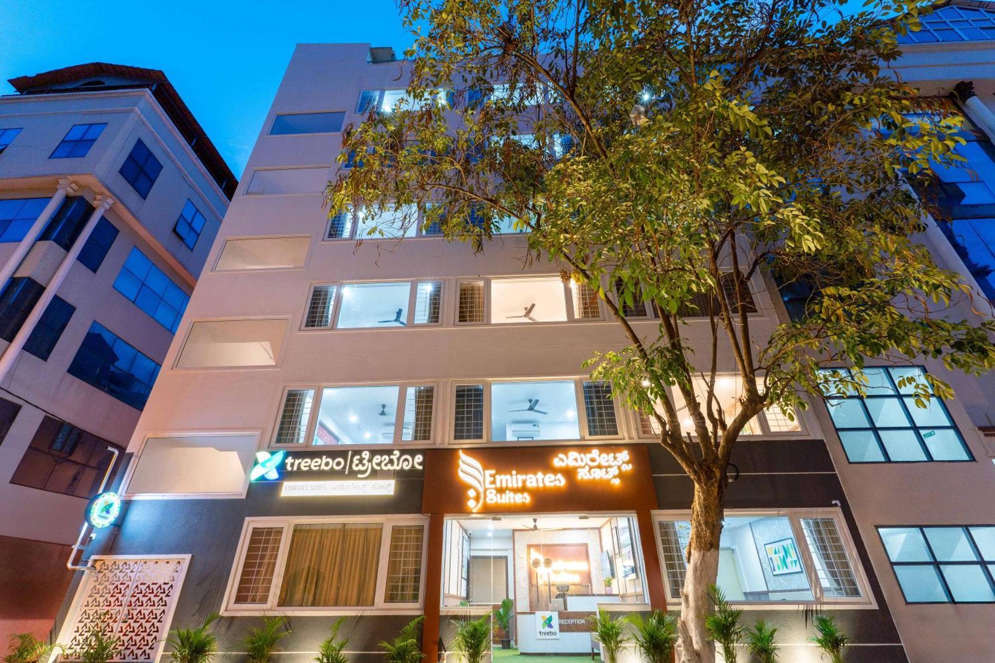 Treebo Emirates Suites Indiranagar Бангалор Экстерьер фото